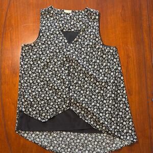 Antilia Femme Black and White Asymmetrical Sleeveless Blouse